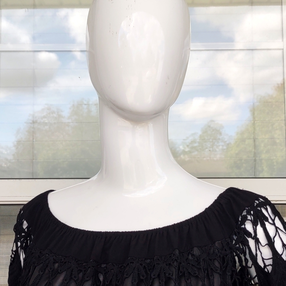 NO LABELLADIES BEAUTIFULLY DESIGNED ROUND NECK SWEATER TOP